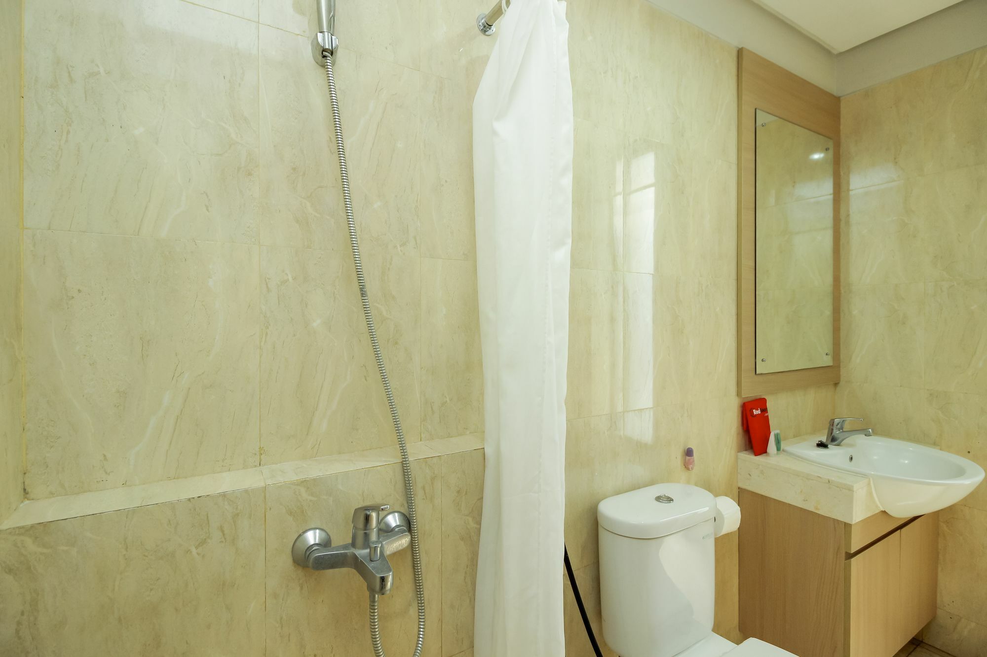 Reddoorz @ Patal Senayan 4 Hotell Jakarta Exteriör bild